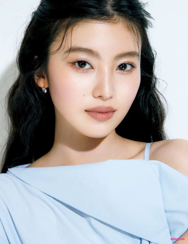 「透明感＝白さ」じゃない。長井かおり流、クリアな肌のつくり方。透明感仕込みコスメも公開！