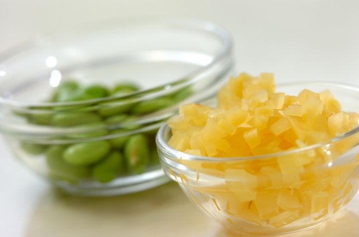 たくあんと枝豆の混ぜご飯の下準備1