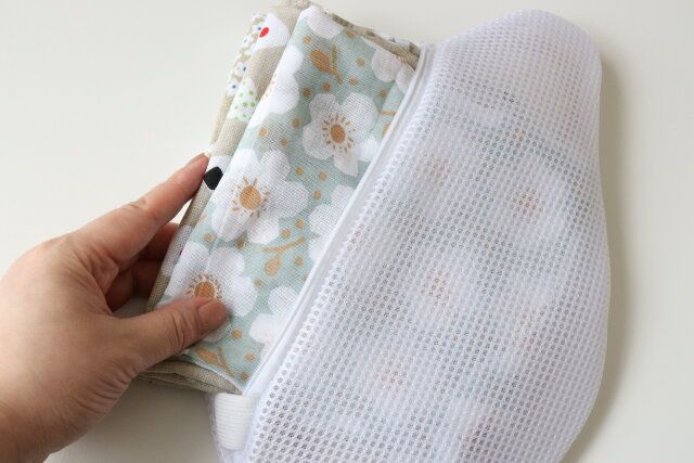 ダイソーのコンパクトなダイカット洗濯ネット PN フェイス