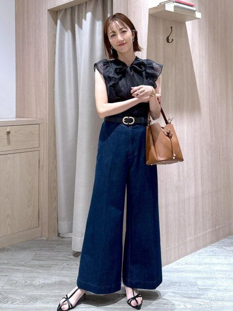 黒ブラウスコーデ2