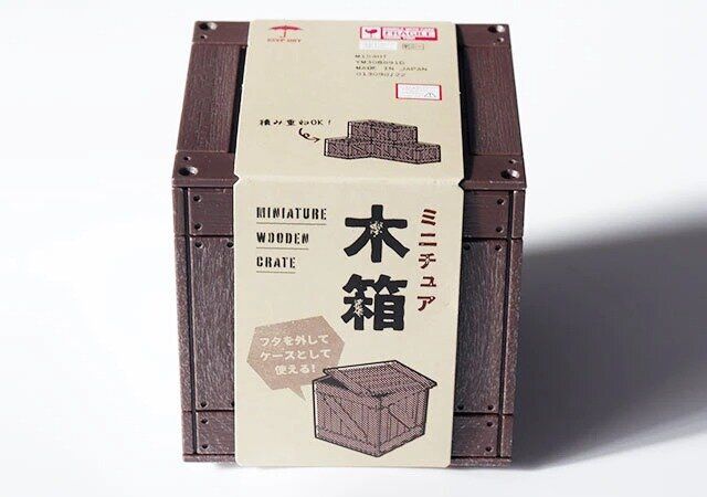 ダイソーのミニチュア木箱のパッケージ