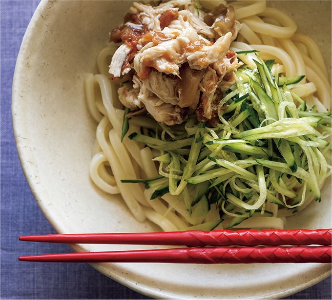 暑い日のごはんに。冷凍うどんで大満足！「ささみと梅肉ののっけうどん」のレシピの画像1