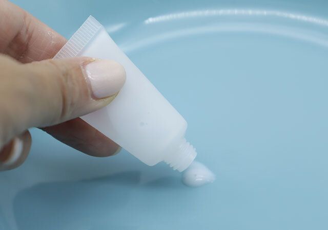 ダイソー チューブ型詰め替え容器（8mL、3個） 使用例