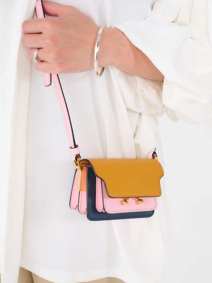 クラウドチームVERY坂井麻実の春コーデのバッグはマルニ