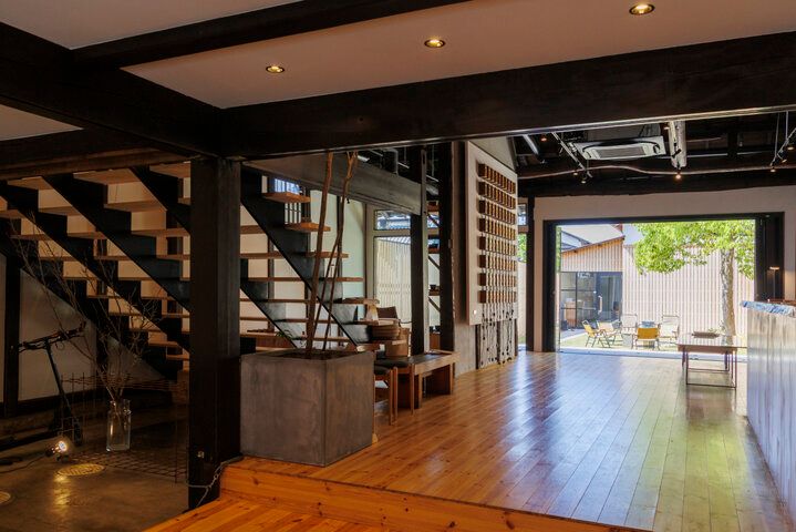 看板犬もお待ちかね♪ 近江八幡のサイフォンコーヒー専門店「仁之助コーヒー」