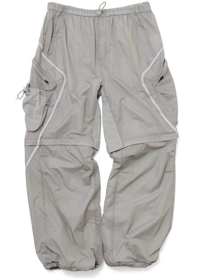 防風性と撥水性に優れ、ショーツにも変形可能なオークリーのパンツ