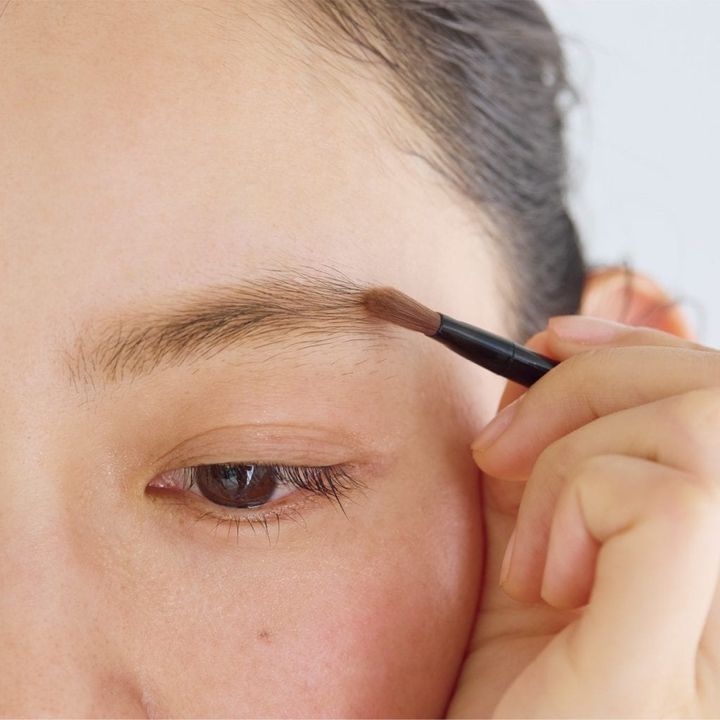 ＼３ステップで完了！ ふんわり眉の作り方／