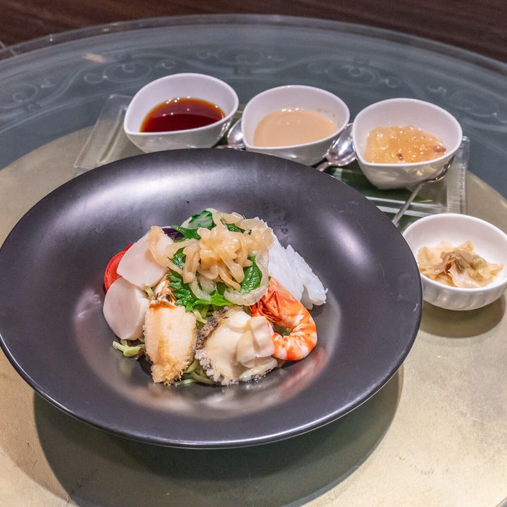 海鮮冷麺 ～3種ソース食べ比べ～