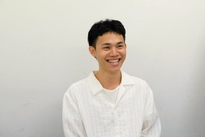 自身の祖母のエピソードを語るパット・ブーンニティパット監督