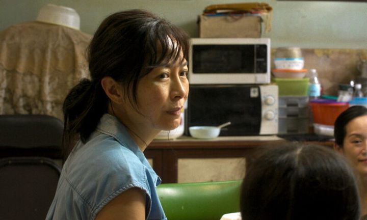 母を演じたのはサリンラット・トーマス。『おばあちゃんと僕の約束』©2024 GDH 559 CO., LTD. ALL RIGHTS RESERVED