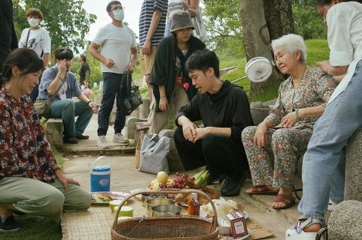 メイキング写真。『おばあちゃんと僕の約束』©2024 GDH 559 CO., LTD. ALL RIGHTS RESERVED