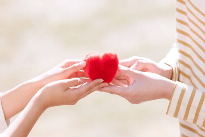 プロポーズの時に指輪なしはあり？ 結婚指輪のみにする時の3つのポイント