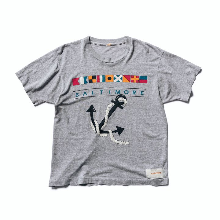 〈HELLO::TEXAS〉のTシャツ