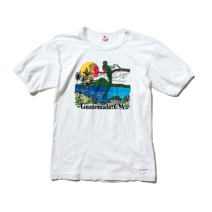 〈HELLO::TEXAS〉のTシャツ