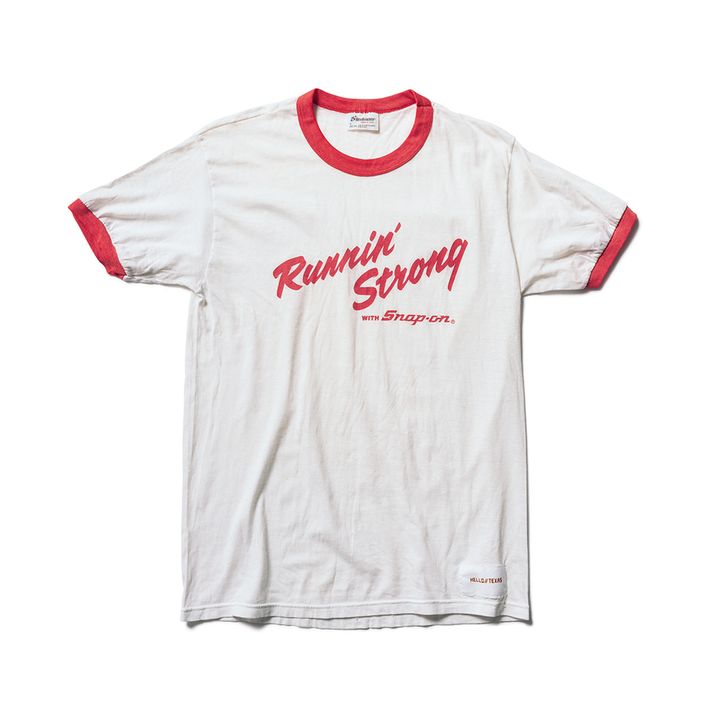 〈HELLO::TEXAS〉のTシャツ