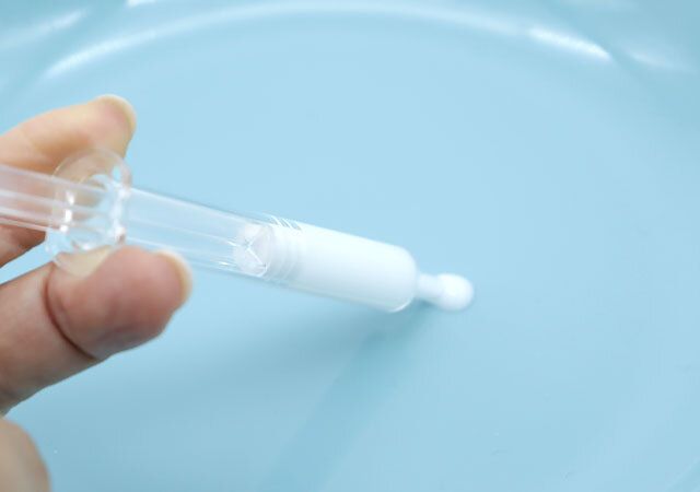 ダイソーのシリンジタイプ化粧容器は少量ずつ使いやすい