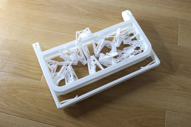 タオルも干せる折りたたみピンチハンガー コンパクト