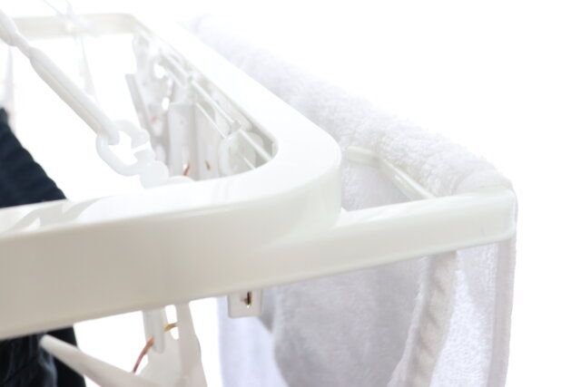 タオルも干せる折りたたみピンチハンガー 目隠し