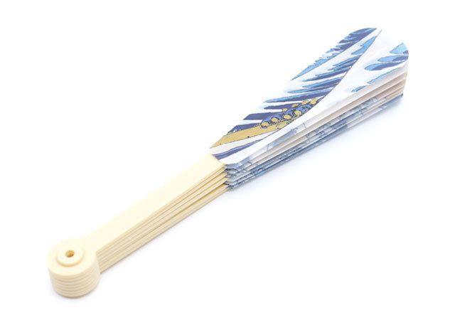 ダイソーのミニプラ扇子は海外のお土産におすすめ