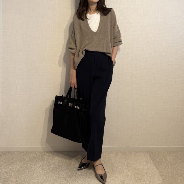 きれいめパンツで通勤スタイルにも