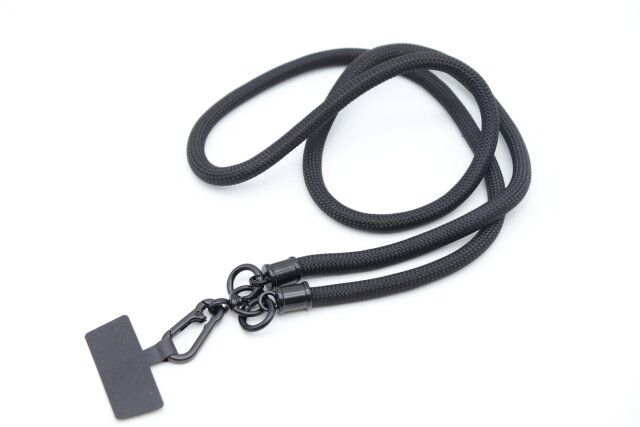 ダイソーのパラコードスマホショルダー（BK）のパッケージ