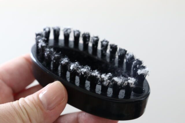 ダイソー 毛玉取りブラシ（ブラック） 使用後 毛玉