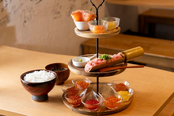 最大7種類のいくらの食べ比べができる！自由が丘・いくら定食専門屋「波の」