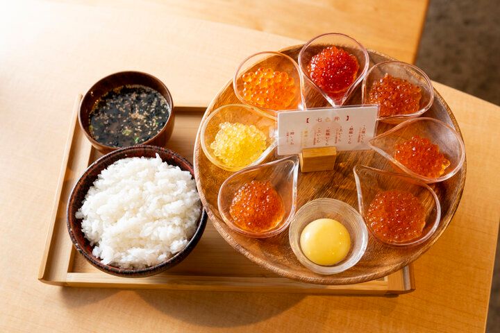 最大7種類のいくらの食べ比べができる！自由が丘・いくら定食専門屋「波の」