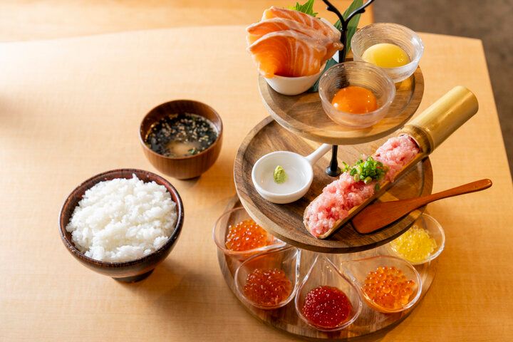 最大7種類のいくらの食べ比べができる！自由が丘・いくら定食専門屋「波の」