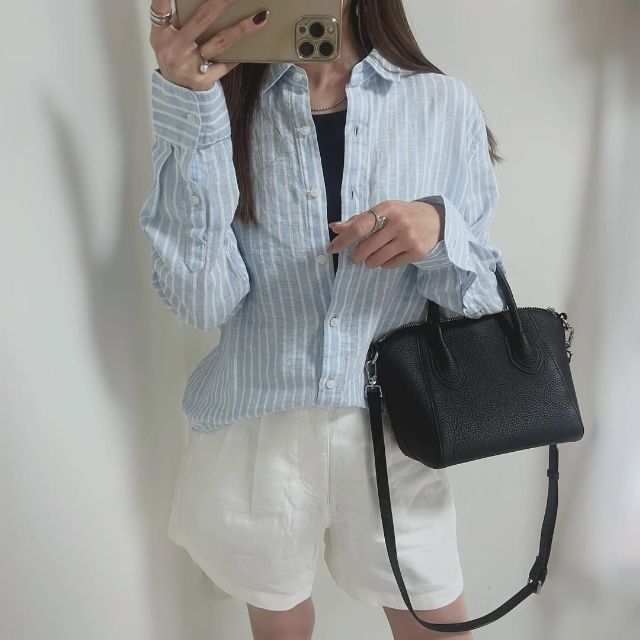 プレミアムリネンシャツとショートパンツのコーデ