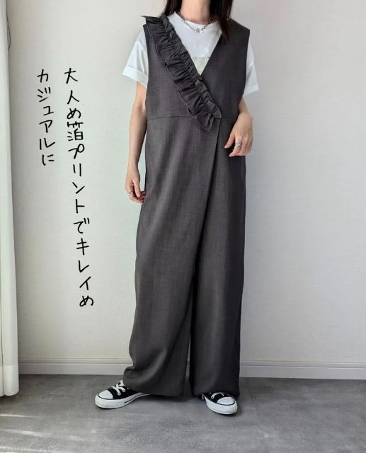 TT*MARフリルサロペを着たコーデ