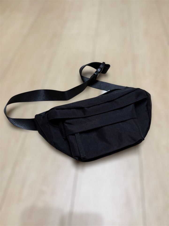 画像: ボディバッグ