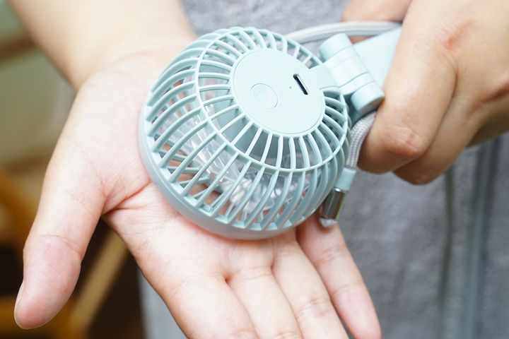 手の平に冷却プレートを押し当てても、強く涼しさを感じるのにはちょっと驚きました。さまざまな場所を試してみたくなります。