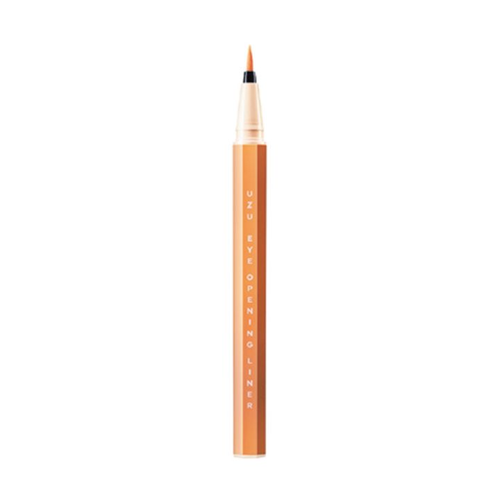 まなざしにフレッシュな高揚感を与えるオレンジ。目尻のキャットラインのみにプラス。EYE OPENING LINER ORANGE ¥1,694（UZU TEL. 0120-963-277）