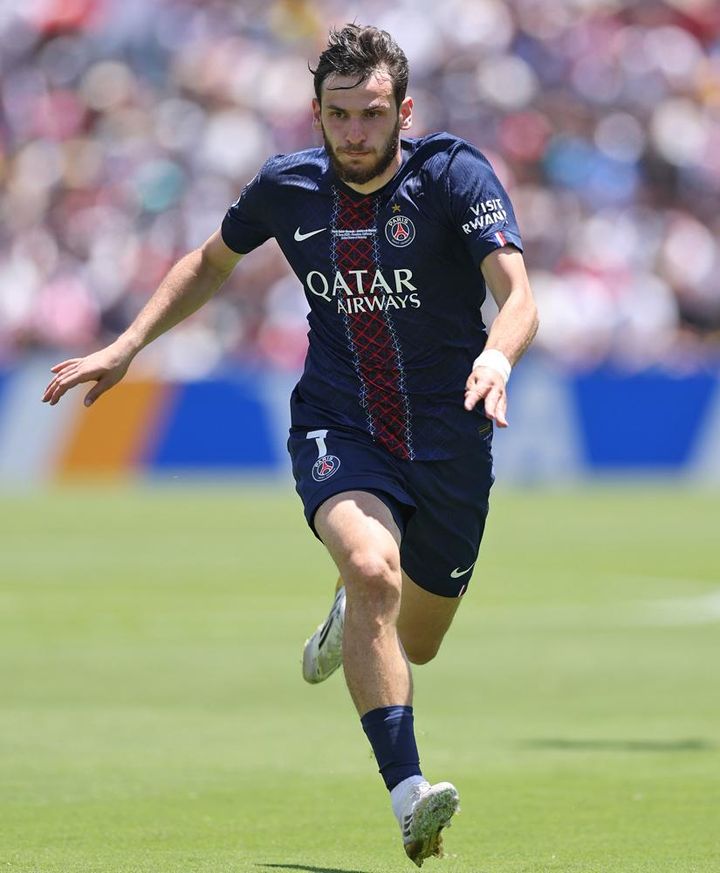 昨季の欧州王者に美しき「骨組みユニフォーム」が登場！クラブW杯で“白星デビュー”