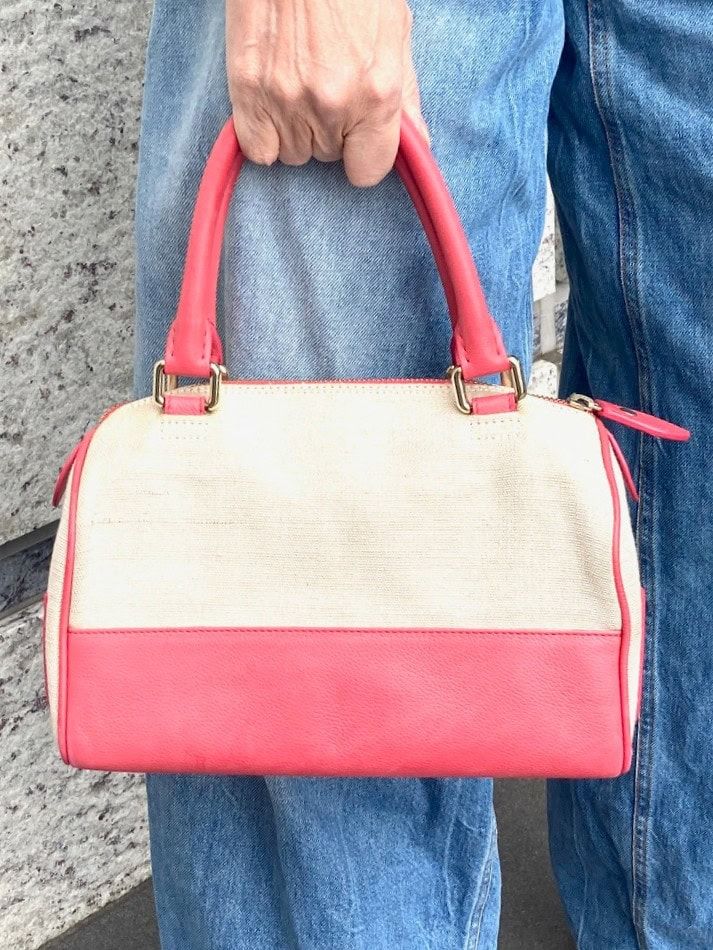 「モラビト」のバッグ