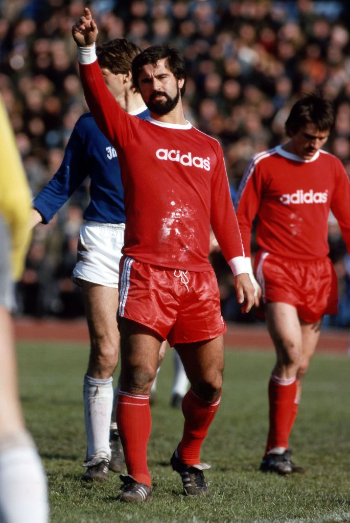 AIが選んだ！サッカーの歴史上「最高のストライカー」TOP5