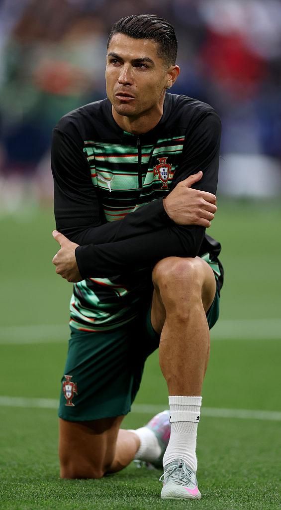 AIが選んだ！サッカーの歴史上「最高のストライカー」TOP5