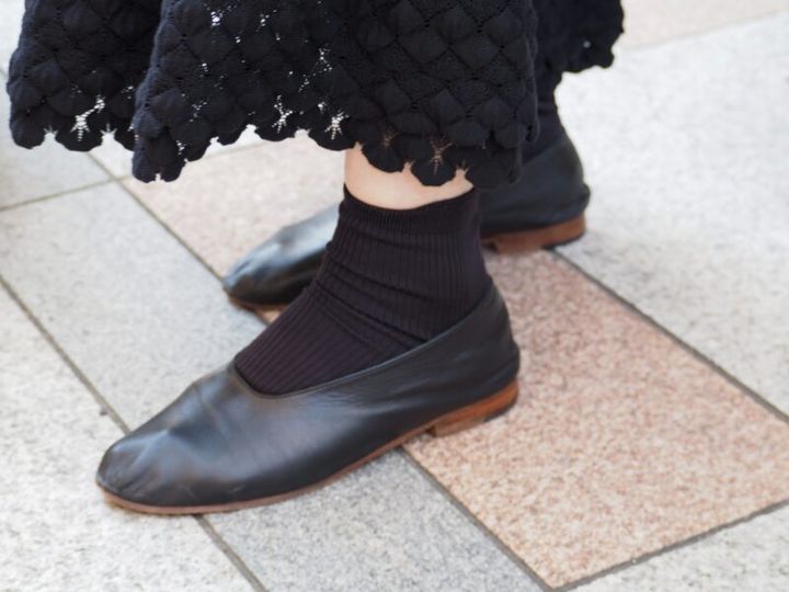 フラットシューズ