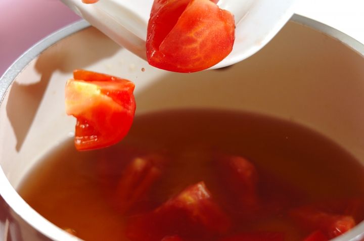 レタスとトマトのスープの作り方1