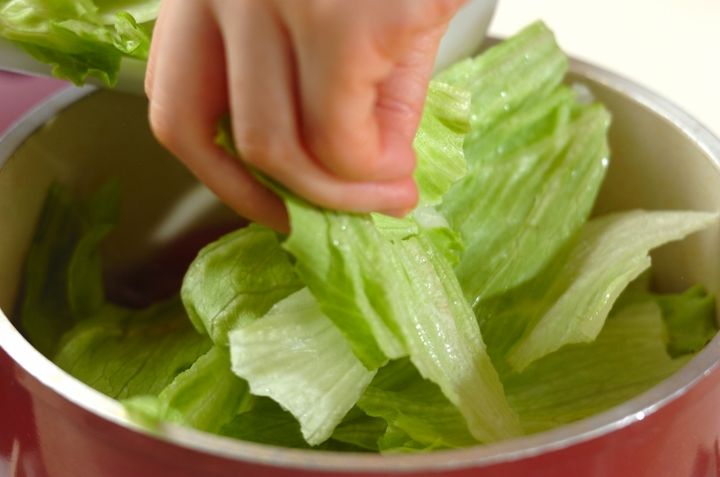 レタスとトマトのスープの作り方2