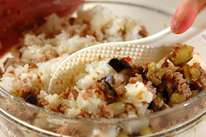 ナスとひき肉のエスニック混ぜご飯の作り方3