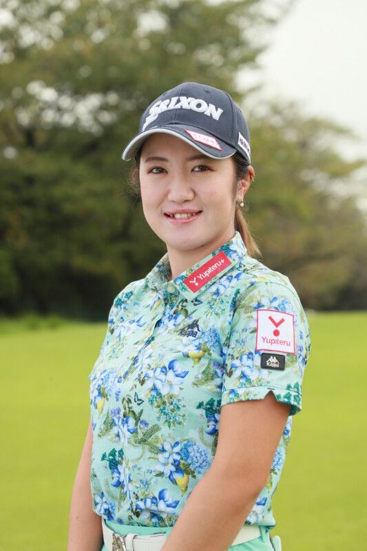 女子プロのアプローチを解説！上げる・転がすを使い分けるコツとは？