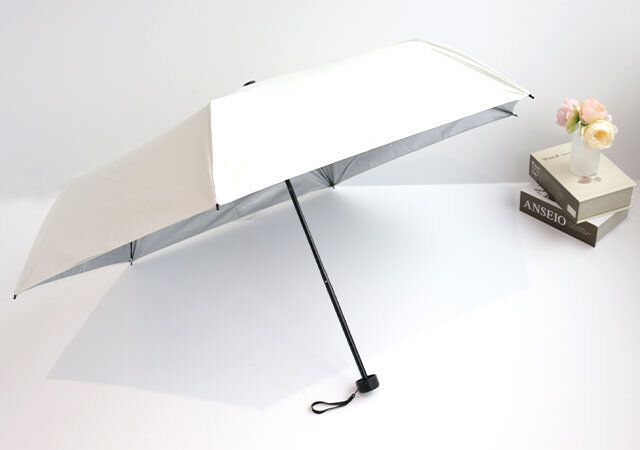 99.99％以上遮光日傘