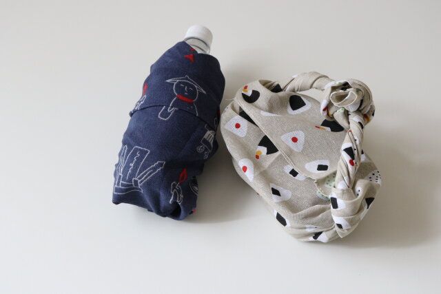 セリア 手ぬぐい風タオル おばけ柄 手ぬぐい風タオル おにぎり柄 使用例