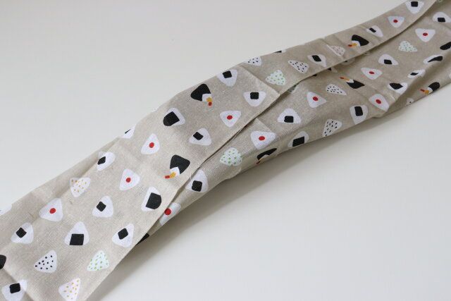 セリア 手ぬぐい風タオル おにぎり柄 使用例 お弁当 包み方