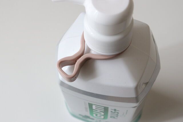 ダイソーのベルト付きマウスウォッシュコップ K／U ハッピーライフ