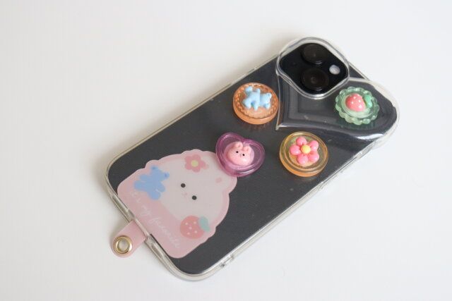 ダイソーの韓国風5049 スマホ貼り付けパーツ（いろいろモチーフ、5P）