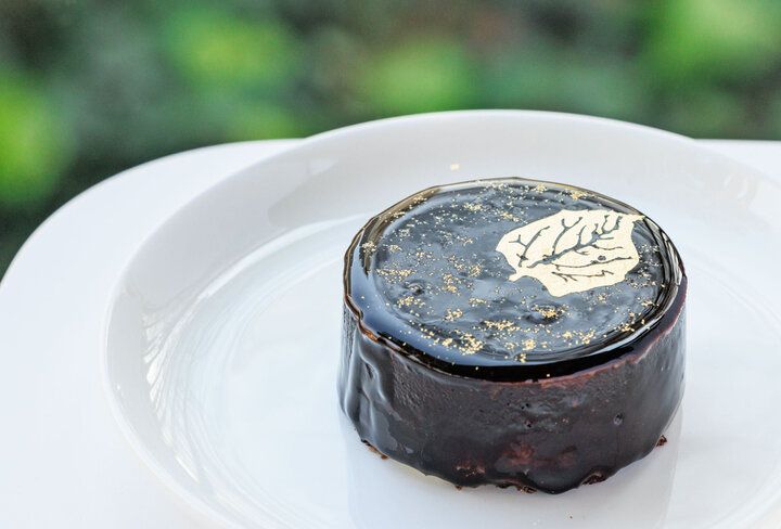 大阪・中之島の「大阪市立東洋陶磁美術館」で、国宝作品と作品にちなんだスイーツやグッズを♪