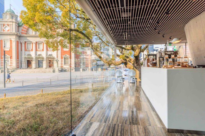 大阪・中之島の「大阪市立東洋陶磁美術館」で、国宝作品と作品にちなんだスイーツやグッズを♪